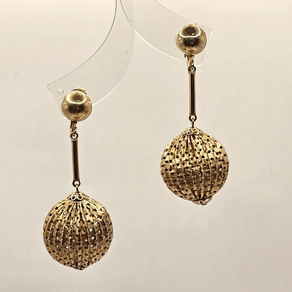 Vintage Gold-Tone Clip-On Drop Earrings Filigree Ball‎ Dangle Mid Century Glam